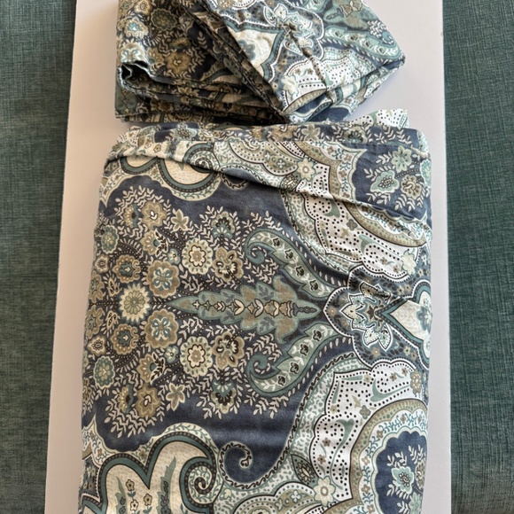 Pottery Barn Jordana Paisley Percale Duvet Cover and Shams - Picture 4 of 5